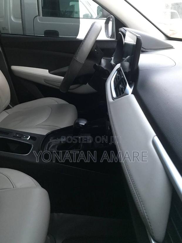 Chevrolet Captiva 2022 Silver