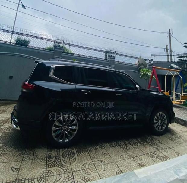 Toyota Land Cruiser 2023 Black