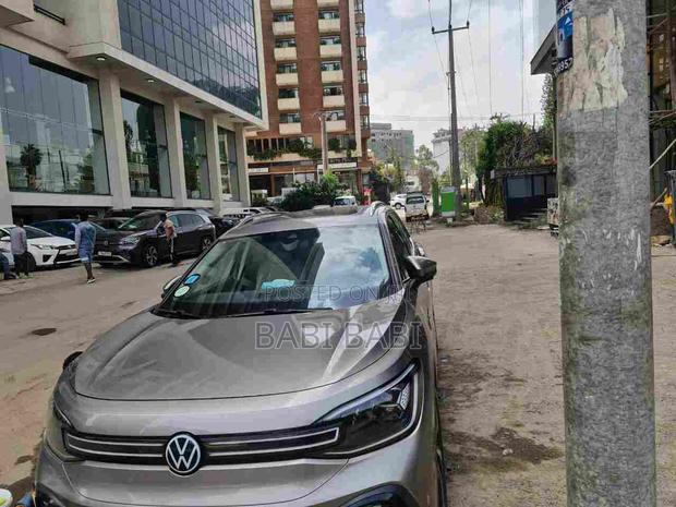 Volkswagen ID.6 2023 Gray