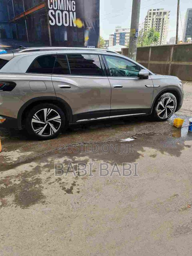 Volkswagen ID.6 2023 Gray