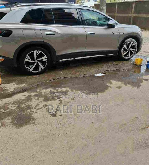 Volkswagen ID.6 2023 Gray