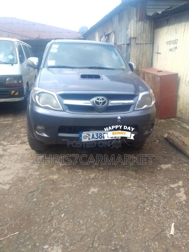 Toyota Hilux 2.5 D-4D 2008 Gray
