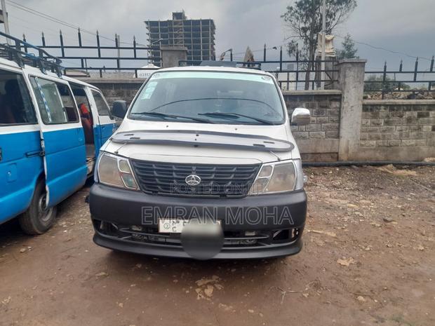 Toyota HiAce 2008 White