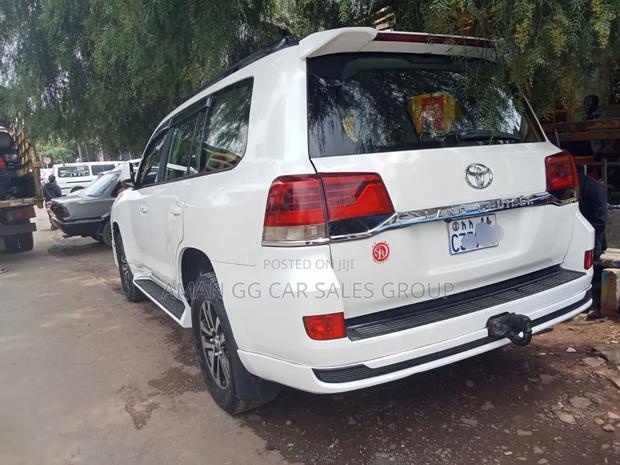 Toyota Land Cruiser 2013 White