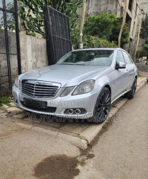 Mercedes-Benz E250 2011 Silver