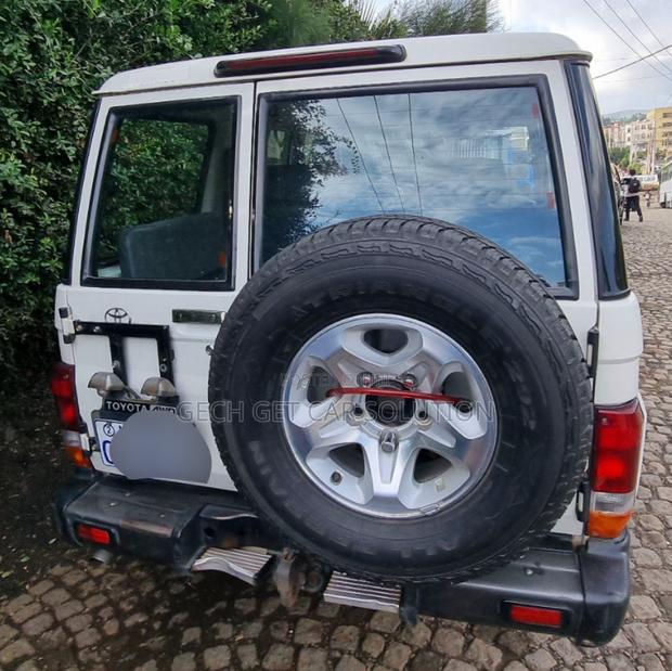 Toyota Land Cruiser 2018 White