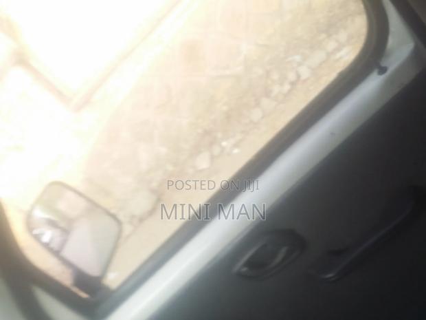 Suzuki Every Wagon 2002 White
