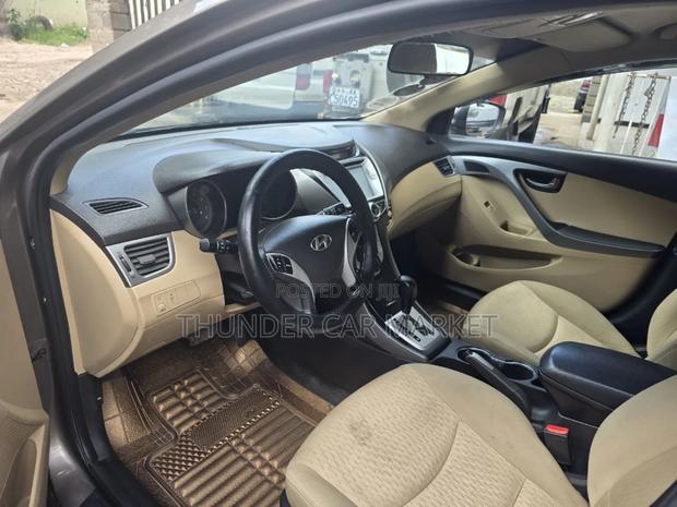 Hyundai Elantra 2012 Gray
