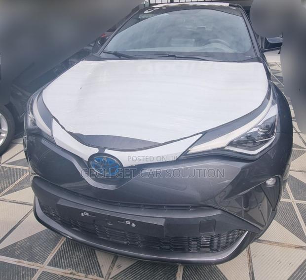 New Toyota C-HR 2024 Gray