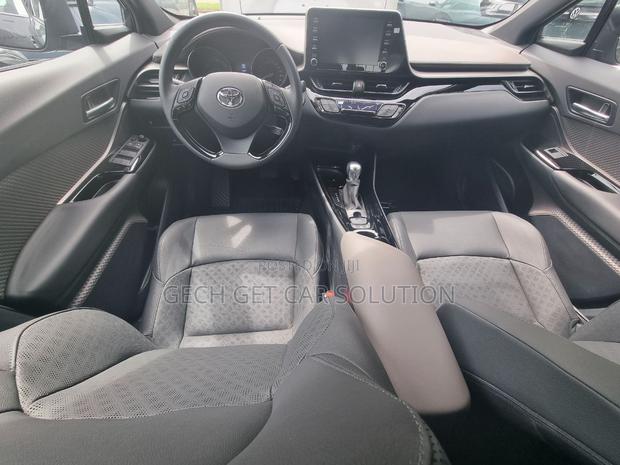 New Toyota C-HR 2024 Gray