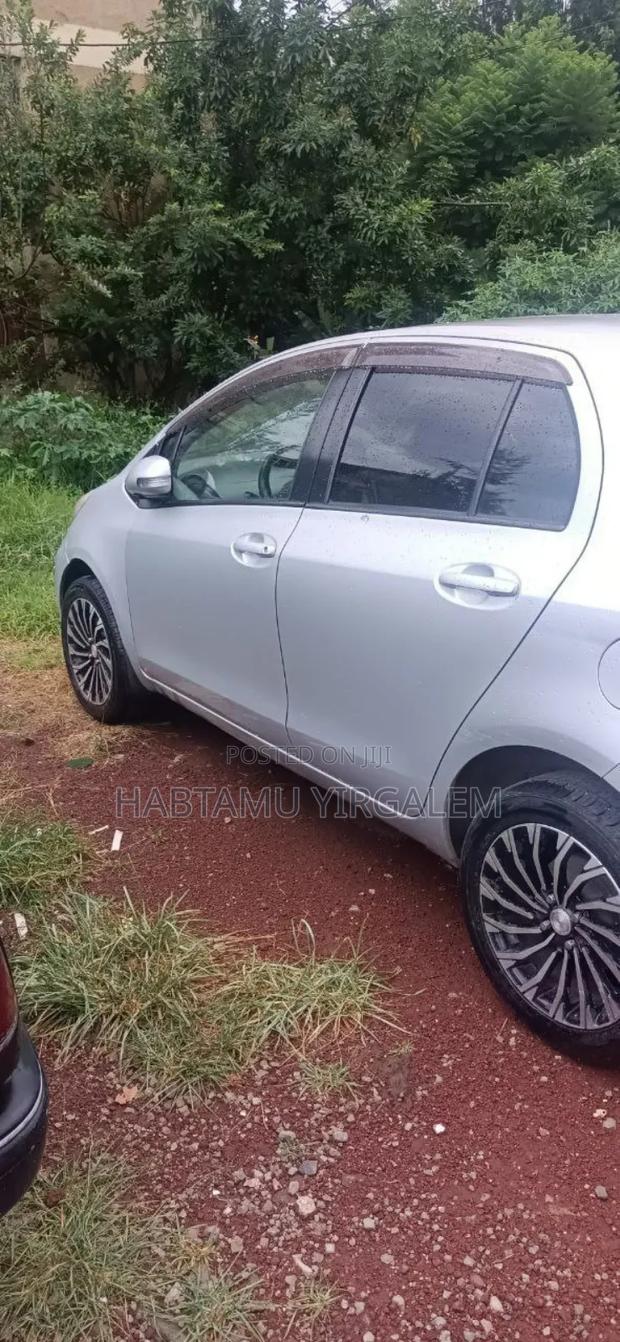 Toyota Yaris 2010 Silver