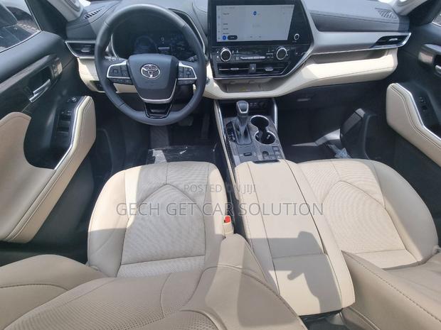New Toyota Highlander 2023 Blue