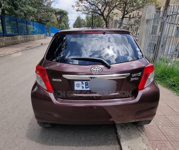 Toyota Yaris 2012 Burgundy