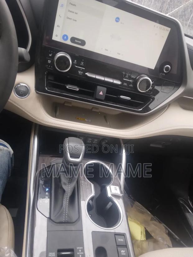 New Toyota Corolla Cross 2022 White
