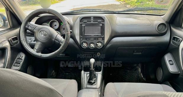 Toyota RAV4 1.8 2005 Gray