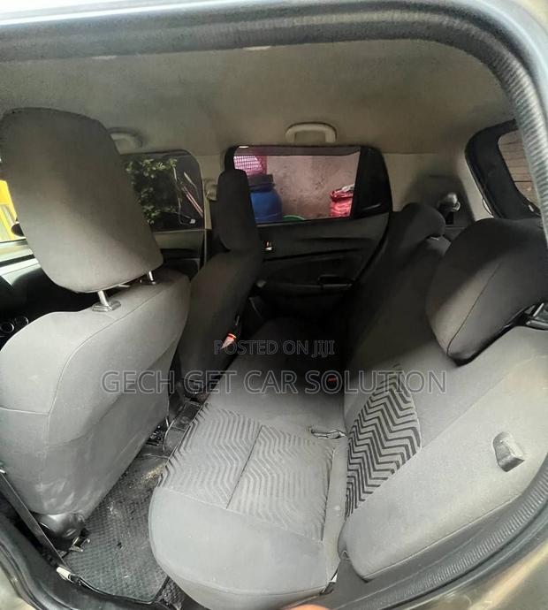 Suzuki Swift 2021 Gray