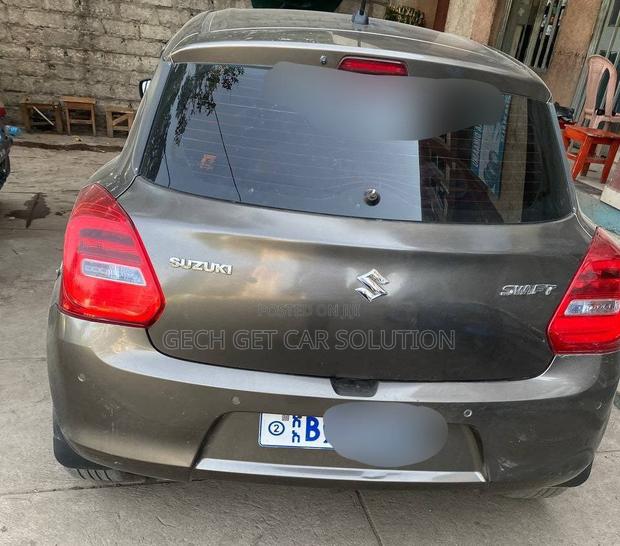 Suzuki Swift 2021 Gray
