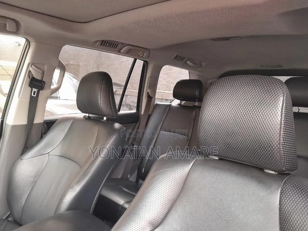 Toyota Land Cruiser Prado 2011 White