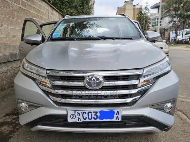 Toyota Rush 2021 Silver