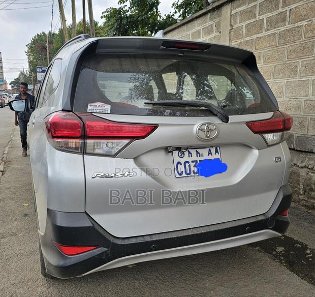 Toyota Rush 2021 Silver