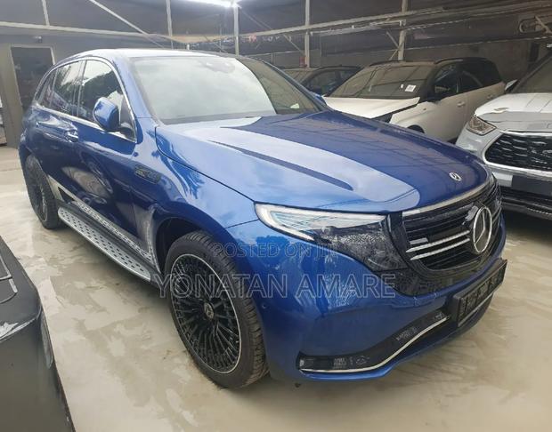 New Mercedes-Benz C400 2023 Blue