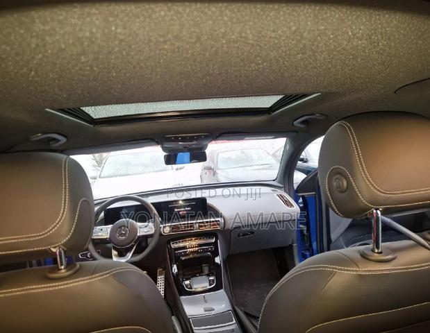 New Mercedes-Benz C400 2023 Blue