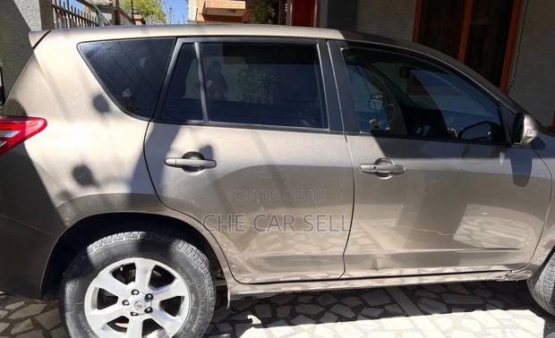 Toyota RAV4 2011 Gray