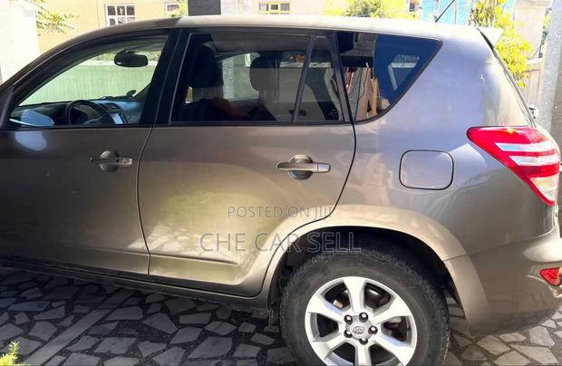 Toyota RAV4 2011 Gray