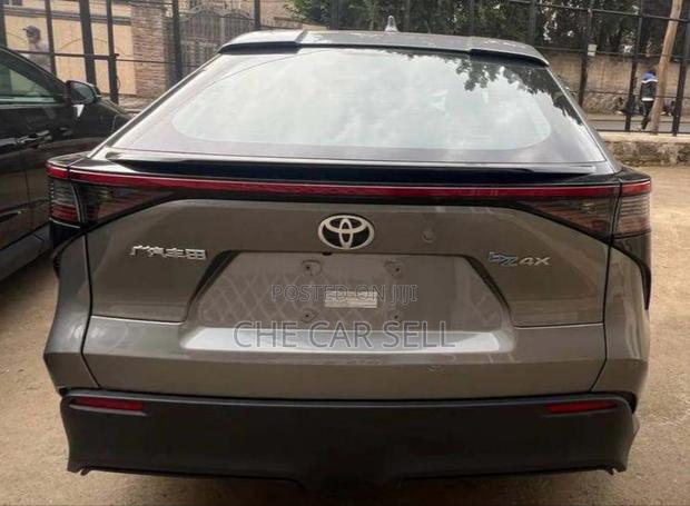New Toyota bZ4X 2024 Silver