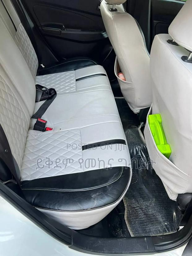 Suzuki Swift 2022 White