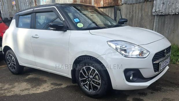 Suzuki Swift 2022 White