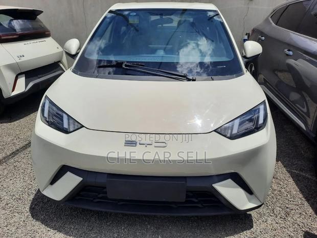 New BYD E1 2023 Ivory
