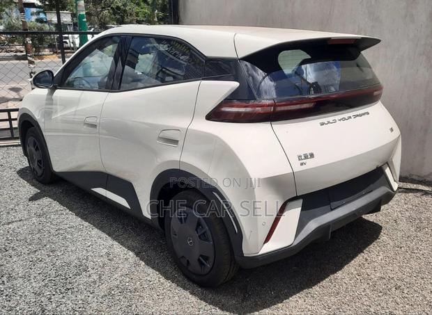 New BYD E1 2023 Ivory