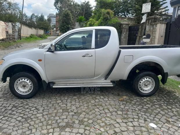 Mitsubishi L200 2006 Silver