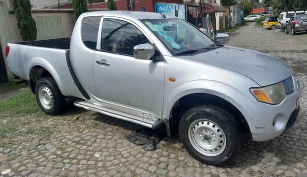 Mitsubishi L200 2006 Silver