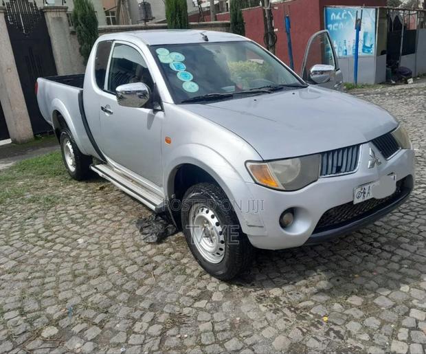 Mitsubishi L200 2006 Silver