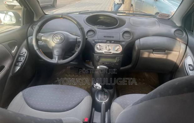 Toyota Vitz 2004