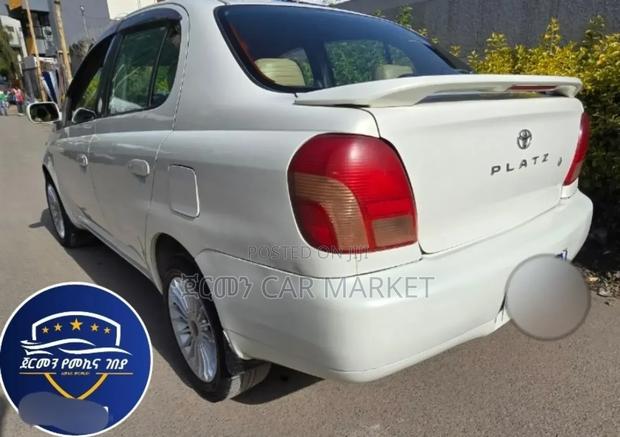 Toyota Platz 1.0 FWD 2002 White
