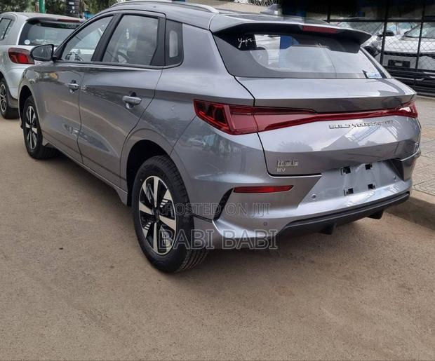 New BYD E2 43 kWh 94 hp FWD 2025 Silver