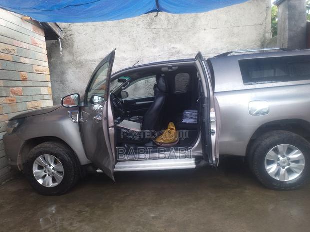 Toyota Hilux 2017 Silver