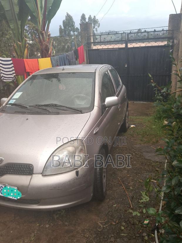Toyota Vitz 2002 Gold