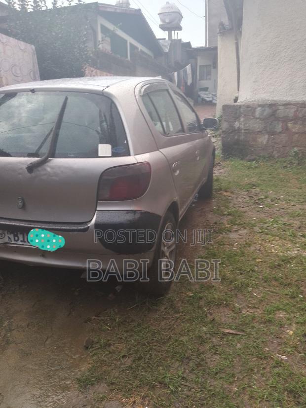 Toyota Vitz 2002 Gold