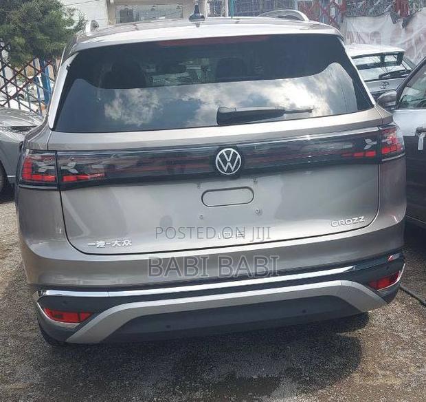 New Volkswagen ID.6 2024 Beige