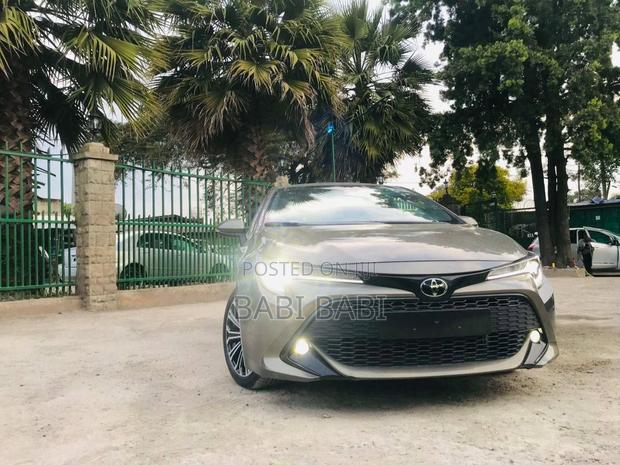 Toyota Corolla 2020 Gold