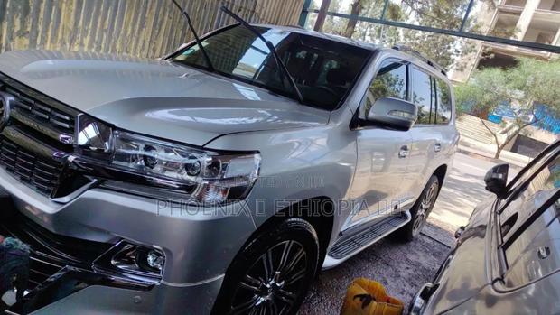 Toyota Land Cruiser 2012