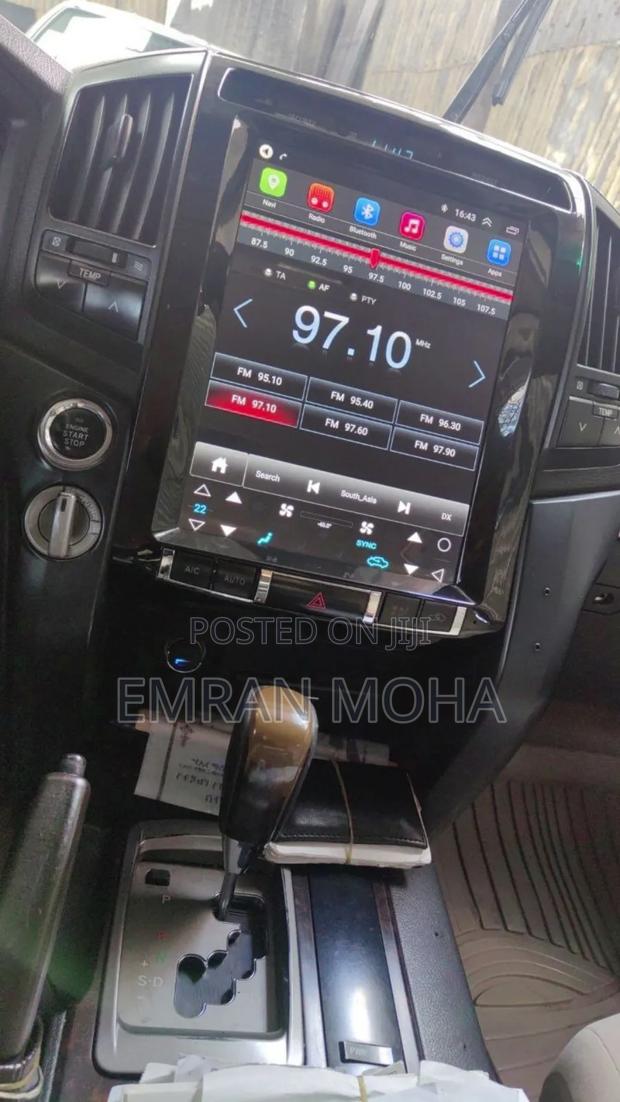 Toyota Land Cruiser 2012