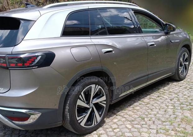 Volkswagen ID.6 2022 Silver