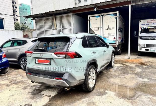 Toyota RAV4 2020 Silver