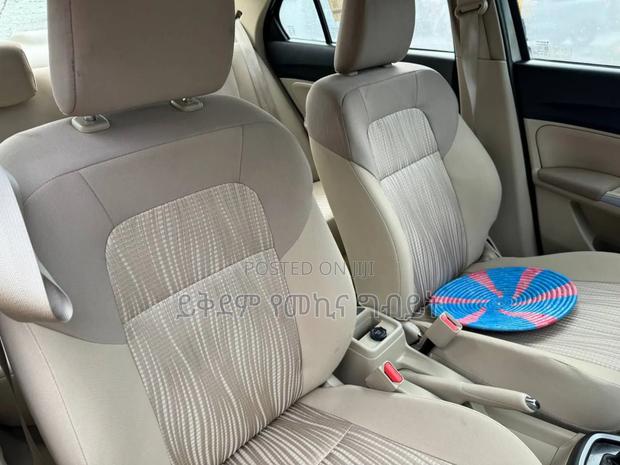 Suzuki Dzire 2022 Silver