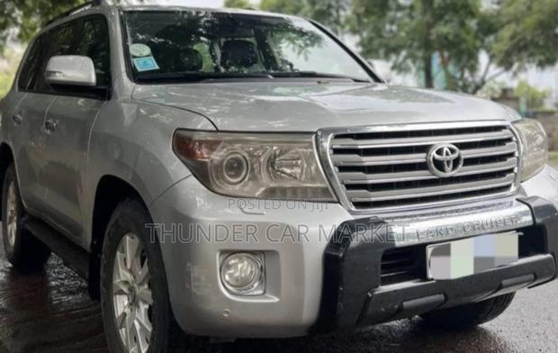 Toyota Land Cruiser 2014 Silver